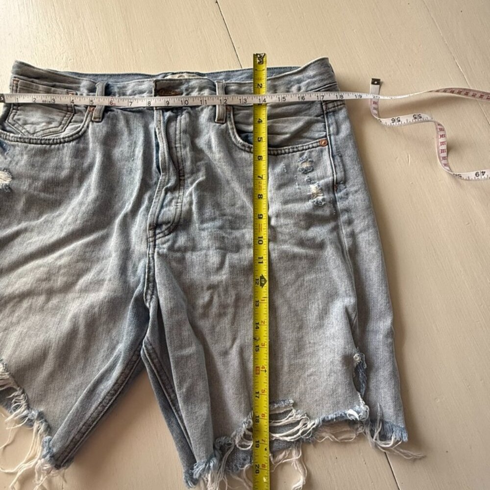 Free People “Sequoia” denim boyfriend shorts- Size 31 - Picture 5 of 9